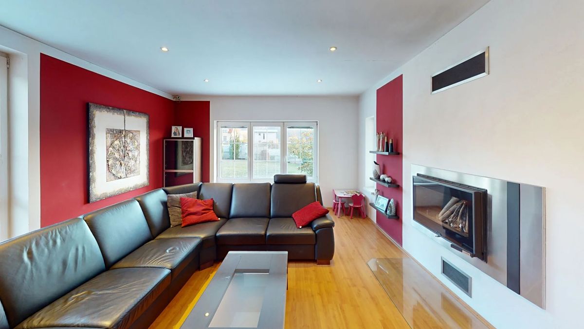 Prodej rodinného domu 424 m², pozemek 1557 m²