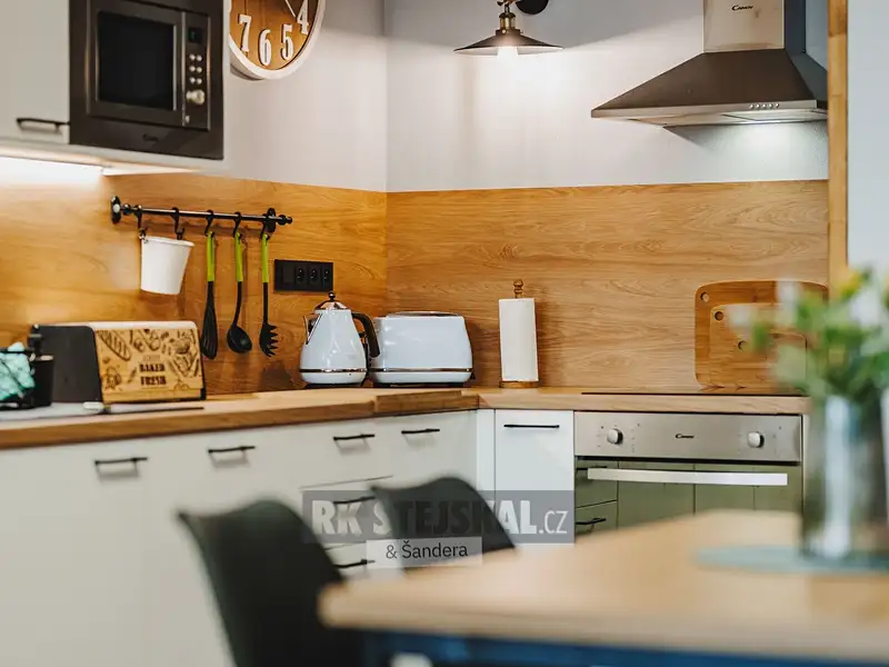 Pronájem bytu 2+kk 58 m², Frymburk – náhled fotky 1