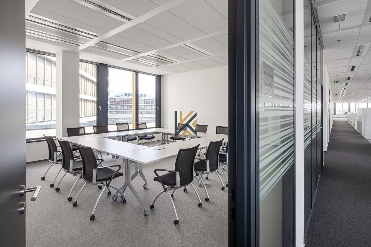 Pronájem kanceláře 887 m² – fotografie 2