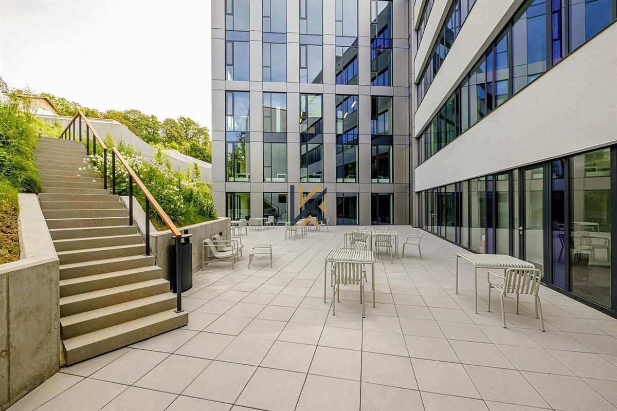 Pronájem kanceláře 800 m² – fotografie 4