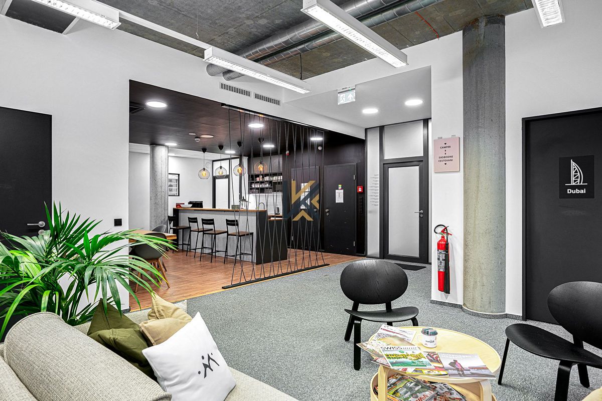 Pronájem kanceláře 539 m² – fotografie 2
