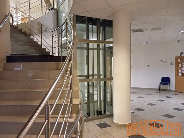 Pronájem kanceláře 47 m² – fotografie 3