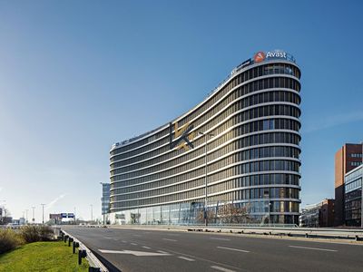 Pronájem kanceláře 929 m²