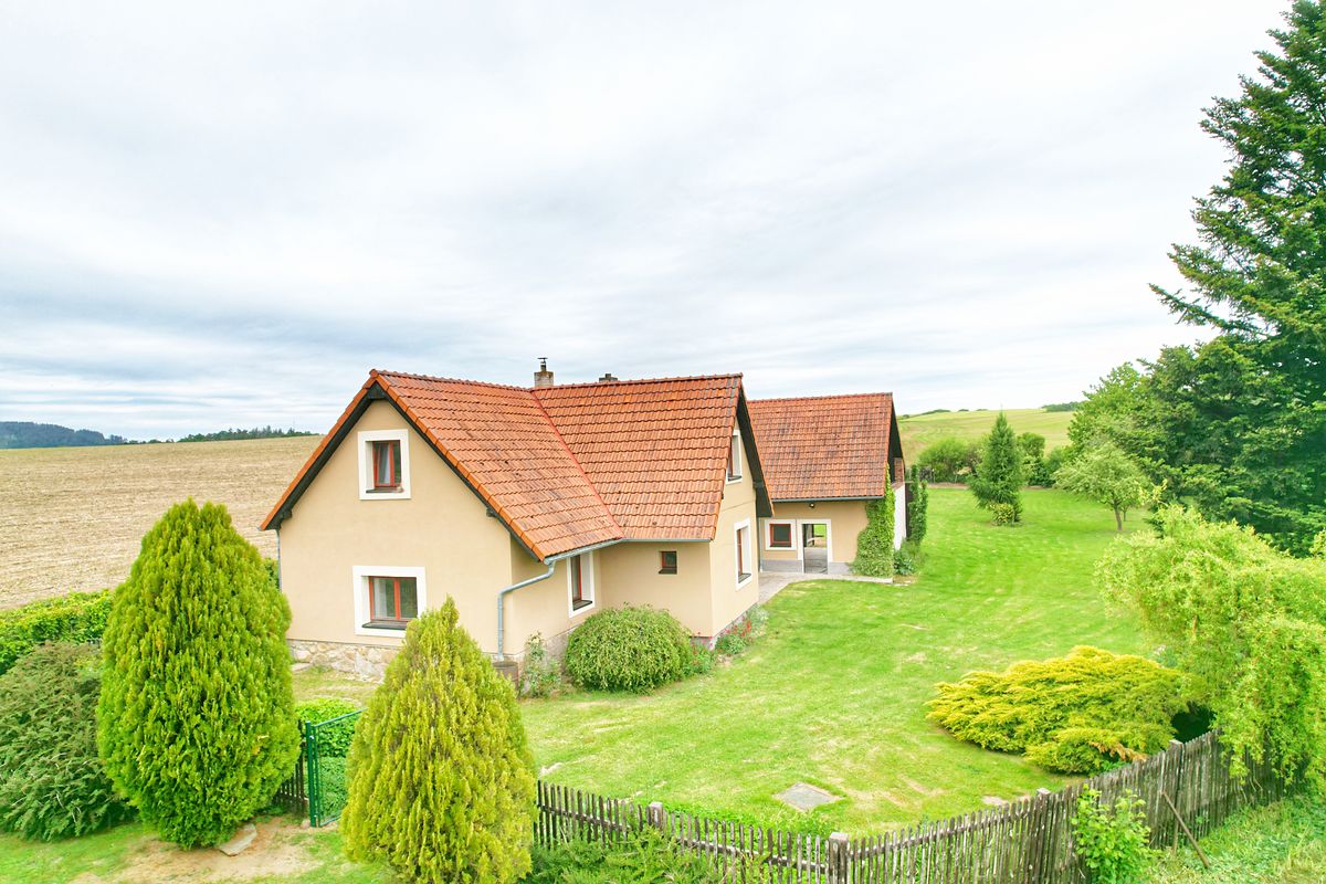 Prodej rodinného domu 110 m², pozemek 3618 m² – fotografie 4