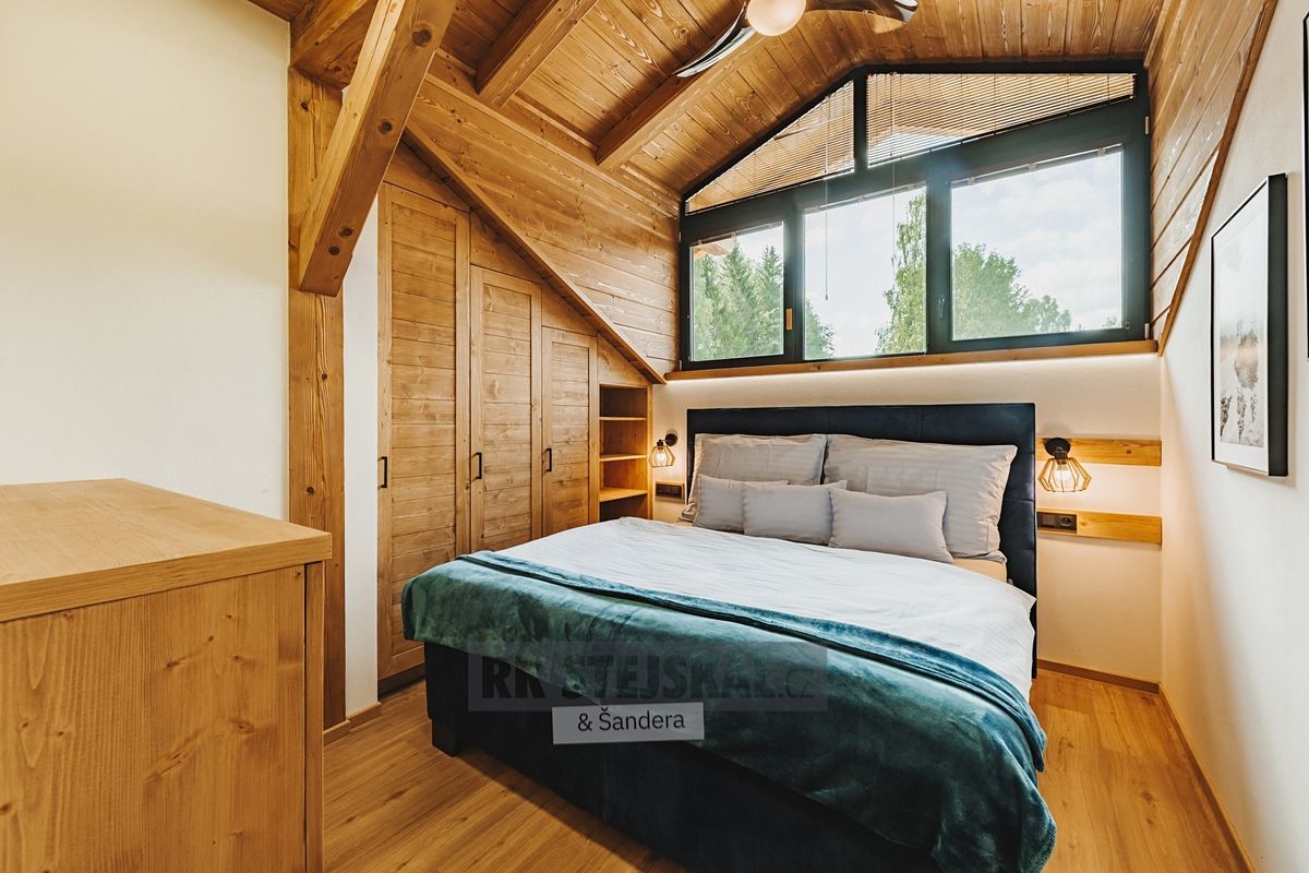 Pronájem bytu 2+kk 64 m² – fotografie 3