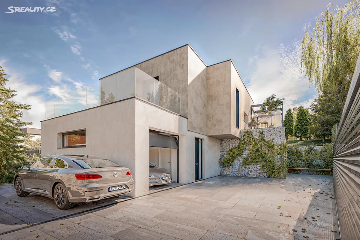 Prodej rodinného domu 190 m², pozemek 885 m² – pohled 3