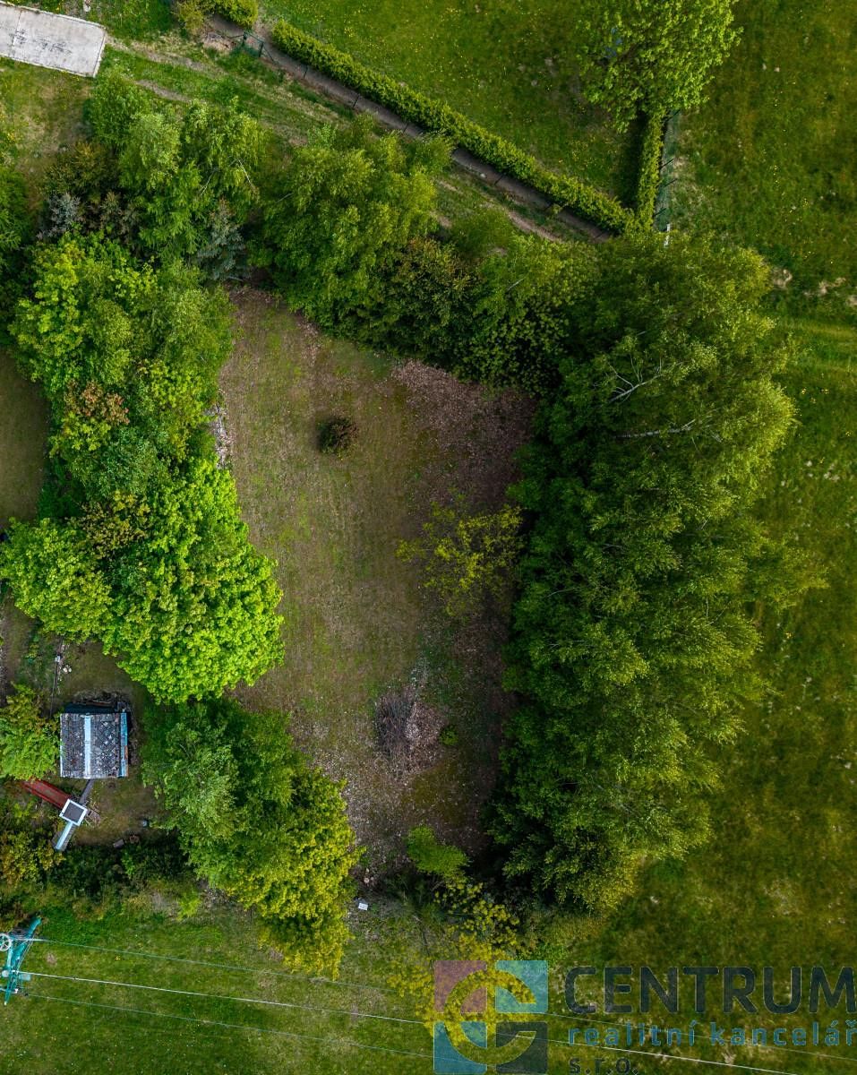 Prodej stavebního pozemku 955 m² – fotografie 2