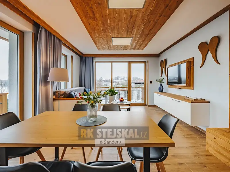 Pronájem bytu 2+kk 54 m², Frymburk – náhled fotky 2
