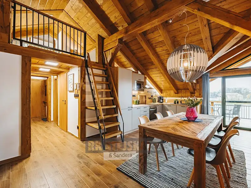 Pronájem bytu 4+kk 116 m², Frymburk – náhled fotky 3