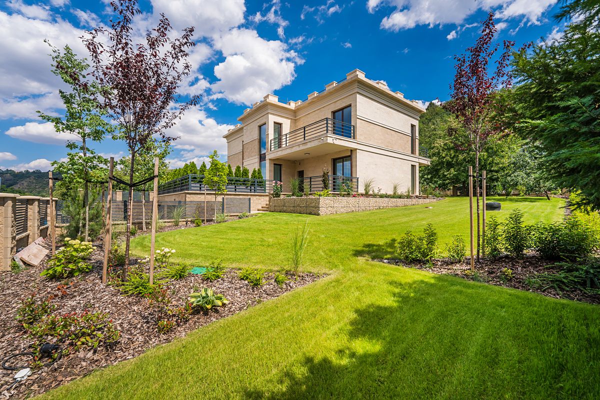 Prodej vily 400 m², pozemek 704 m²