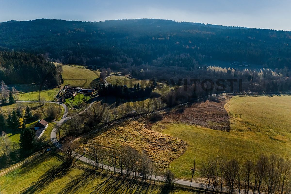 Prodej stavebního pozemku 6730 m² – fotografie 2