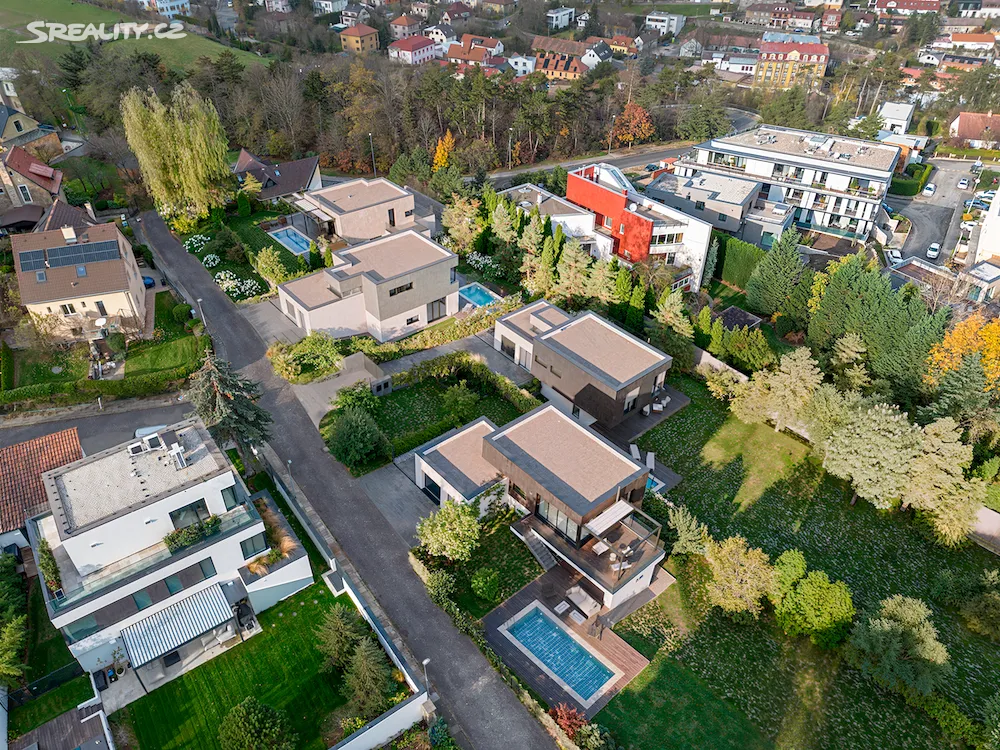 Prodej rodinného domu 190 m², pozemek 885 m² – pohled 2