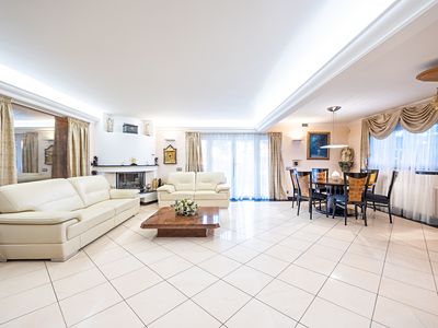 Prodej rodinného domu 358 m², pozemek 1255 m²