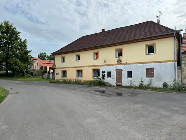 Prodej vícegeneračního domu 380 m², pozemek 1983 m², Jimlín – náhled fotky 2