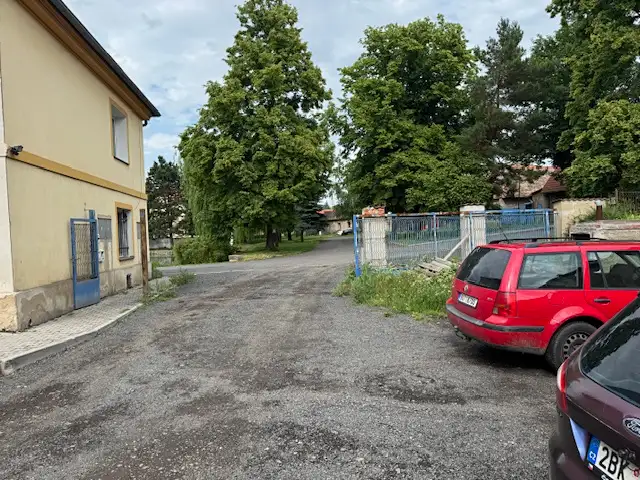 Prodej vícegeneračního domu 380 m², pozemek 1983 m², Jimlín – náhled fotky 3