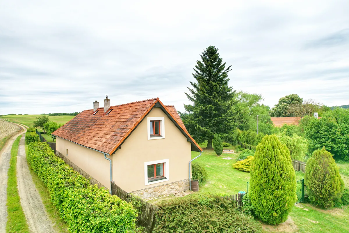 Prodej rodinného domu 110 m², pozemek 3618 m²