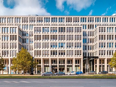 Pronájem kanceláře 372 m²