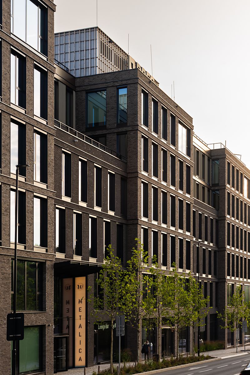 Pronájem kanceláře 1200 m² – fotografie 5