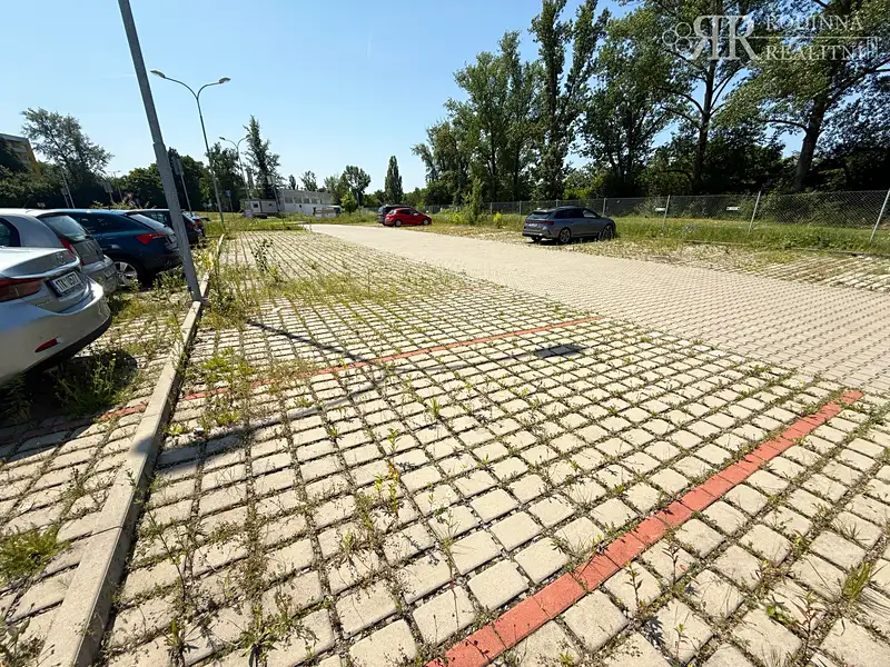 Prodej specifického typu nemovitosti 12 m², Milovice – náhled fotky 3