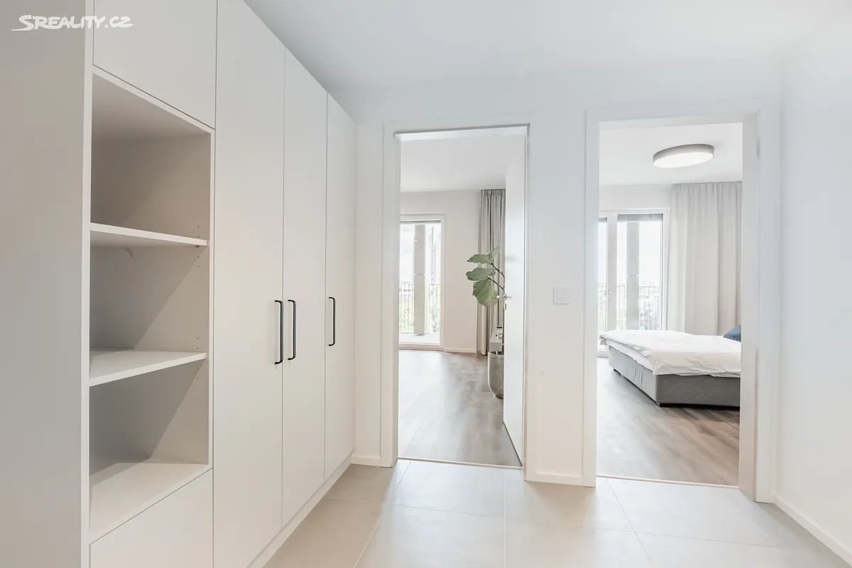 Pronájem bytu 2+kk 60 m² – pohled 5