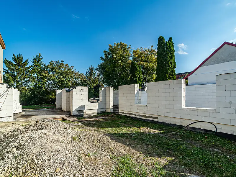 Prodej stavebního pozemku 717 m², Mochov – náhled fotky 2