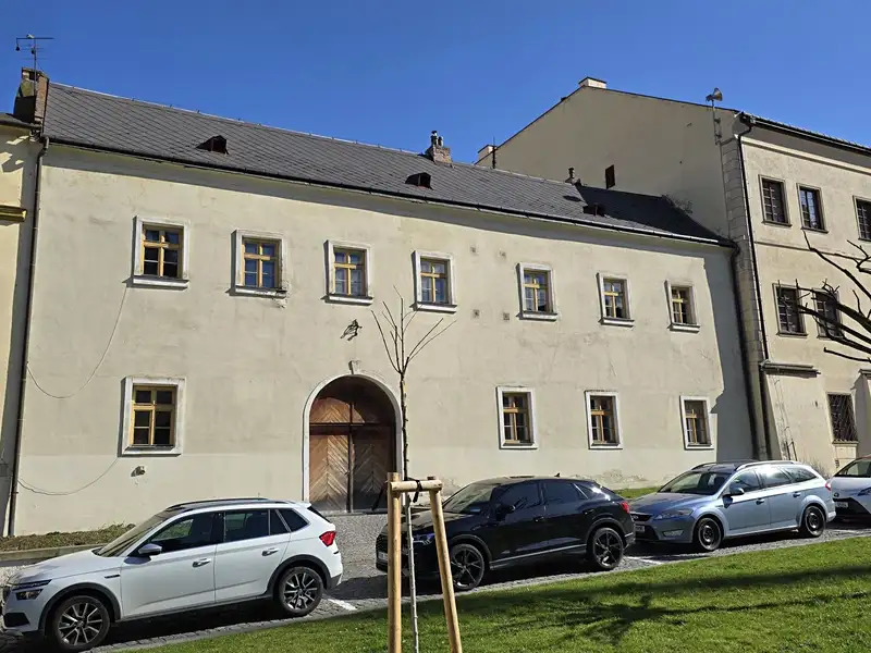 Prodej rodinného domu 2800 m², pozemek 1459 m², Kroměříž – náhled fotky 2