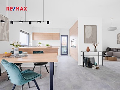 Prodej  rodinného domu 281 m², pozemek 1 212 m²