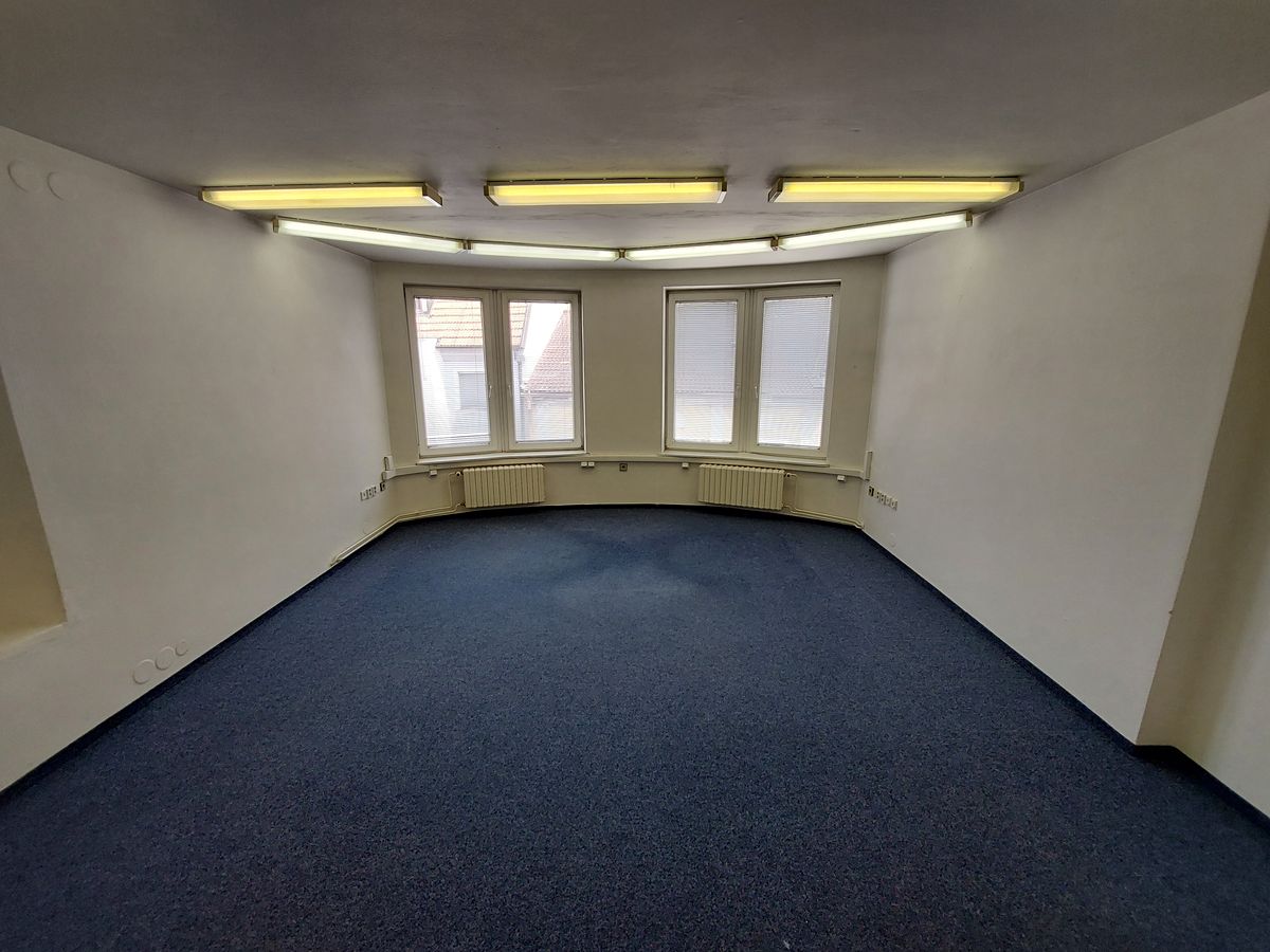 Pronájem kanceláře 30 m² – fotografie 3
