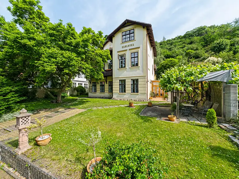 Prodej bytu 4+1 118 m², Praha – náhled fotky 1
