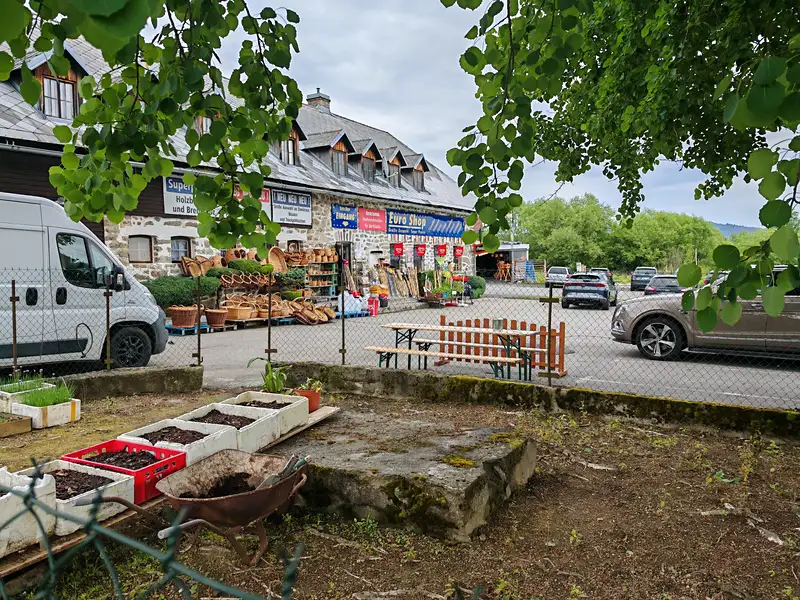 Prodej ubytovacího zařízení 400 m², Strážný – náhled fotky 3