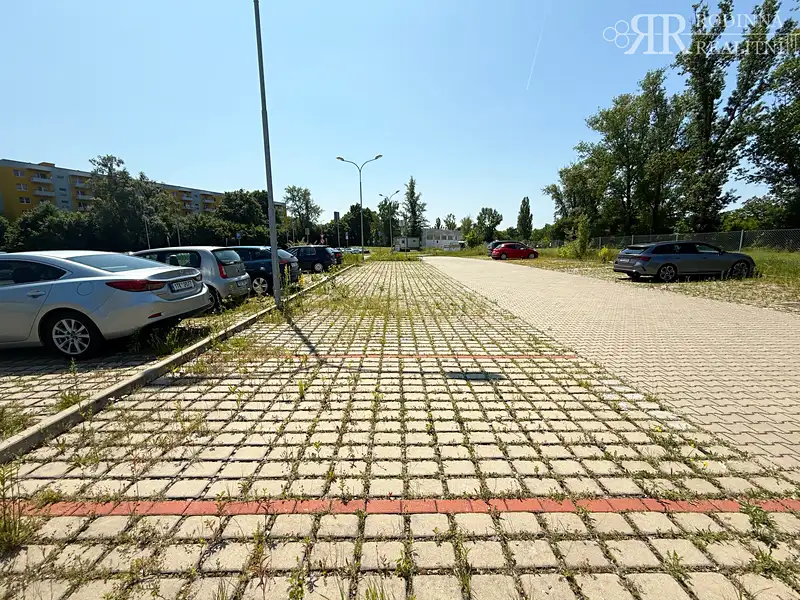 Prodej specifického typu nemovitosti 12 m², Milovice – náhled fotky 2
