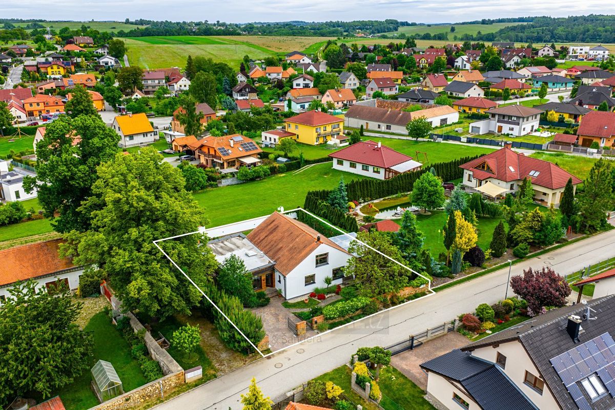Prodej rodinného domu 308 m², pozemek 820 m² – fotografie 5