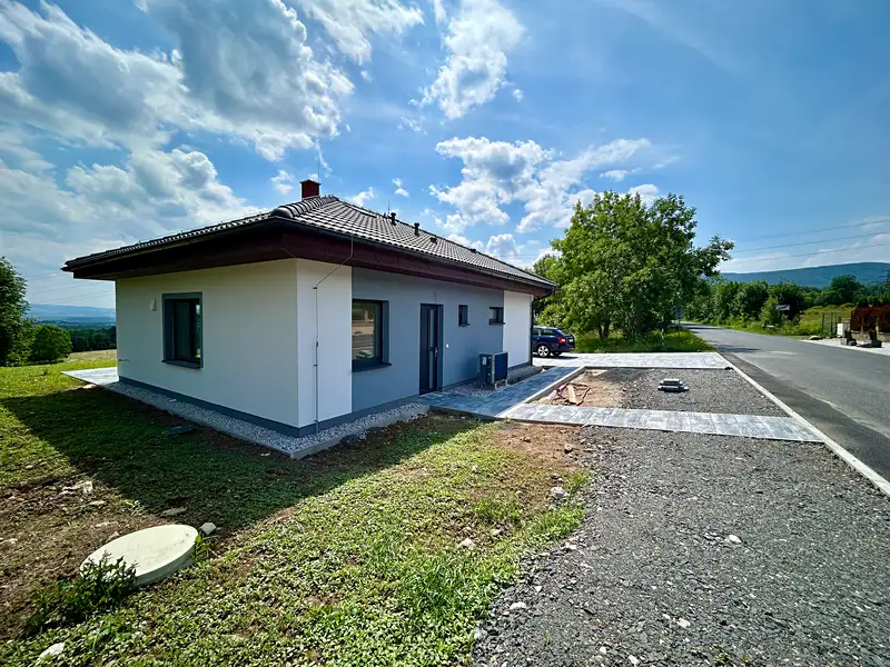 Pronájem rodinného domu 84 m², pozemek 550 m², Košťany – náhled fotky 2