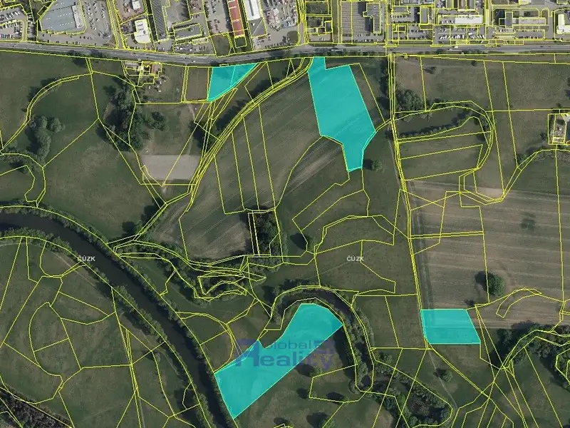 Prodej pole 42470 m², Hradec Králové – náhled fotky 1