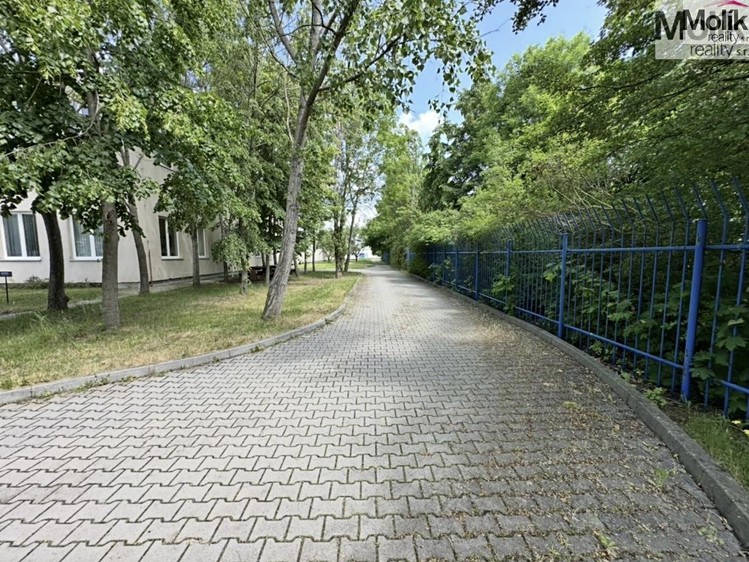 Комерційне приміщення в оренду, 7 300 м² (38 з 40)