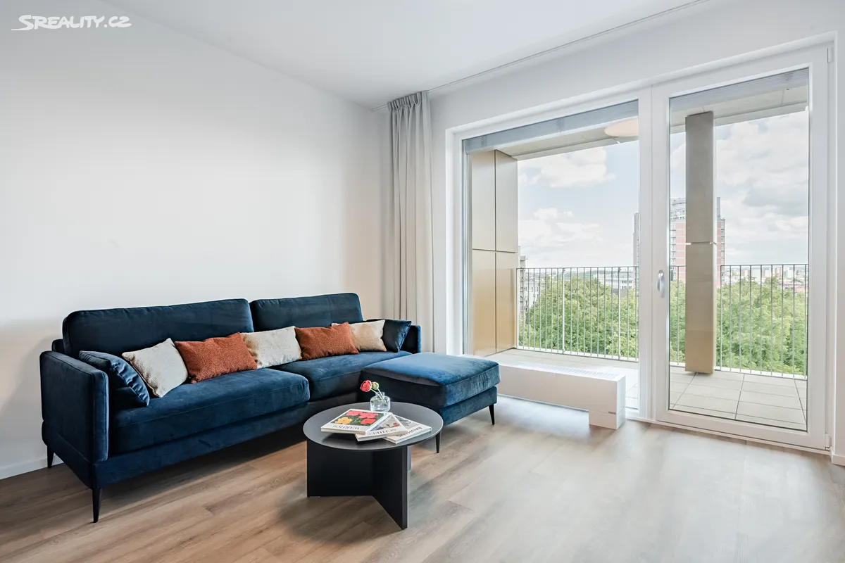 Pronájem bytu 2+kk 60 m² – pohled 2