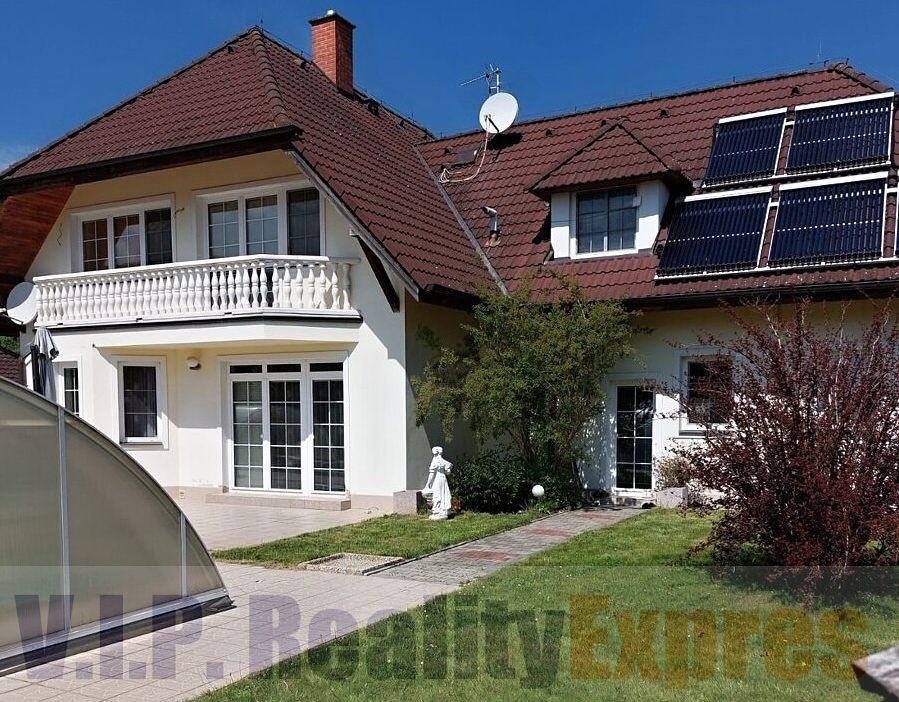 Prodej vily 340 m², pozemek 1095 m² – fotografie 2