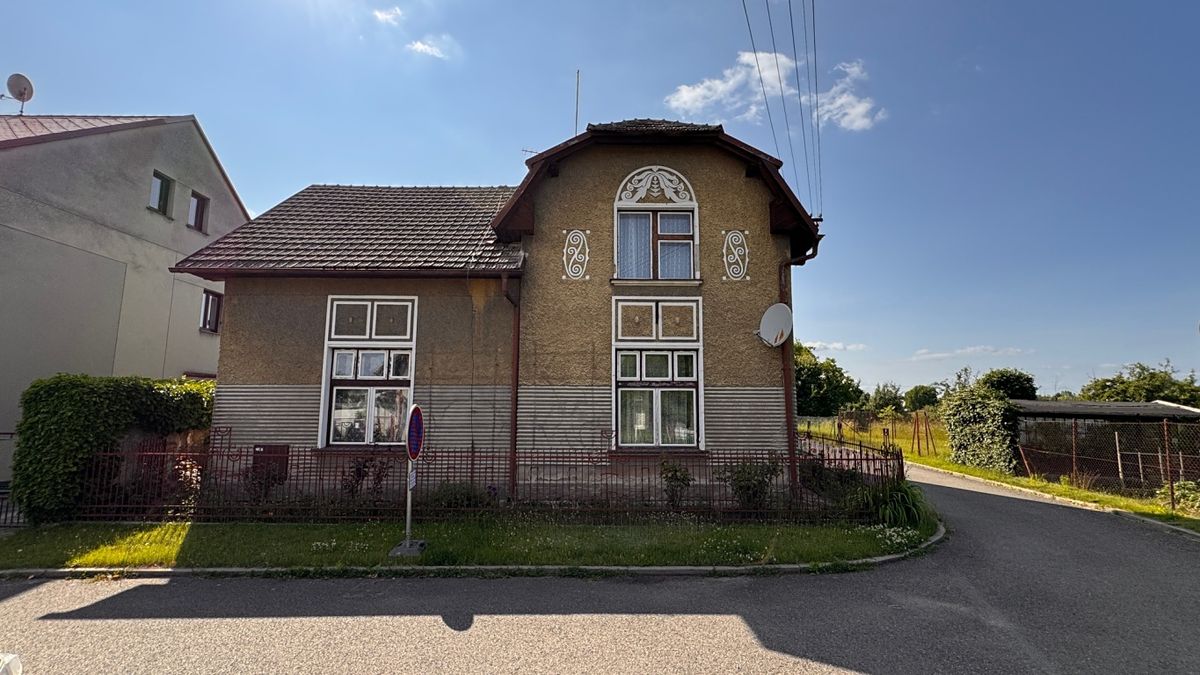 Prodej rodinného domu 210 m², pozemek 699 m² – fotografie 4