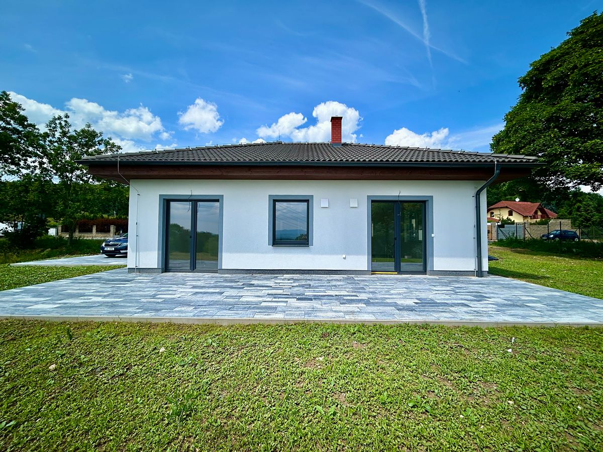 Pronájem rodinného domu 84 m², pozemek 550 m²