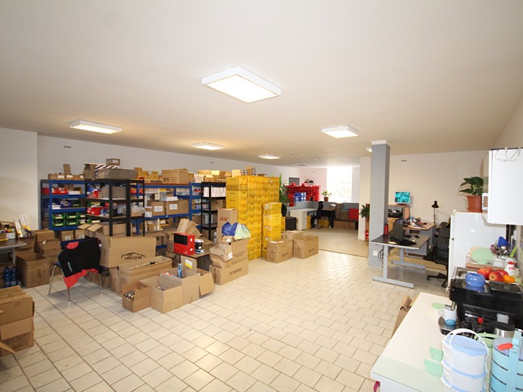 Prodej komerčního prostoru, 1 012 m² (8 z 14)
