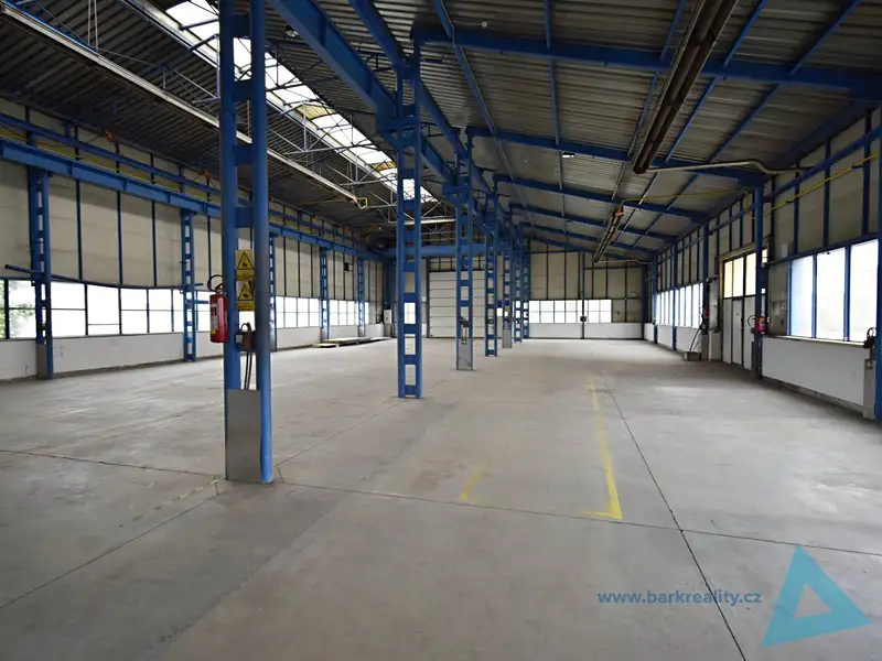 Pronájem skladového prostoru 648 m², Nová Paka – náhled fotky 2