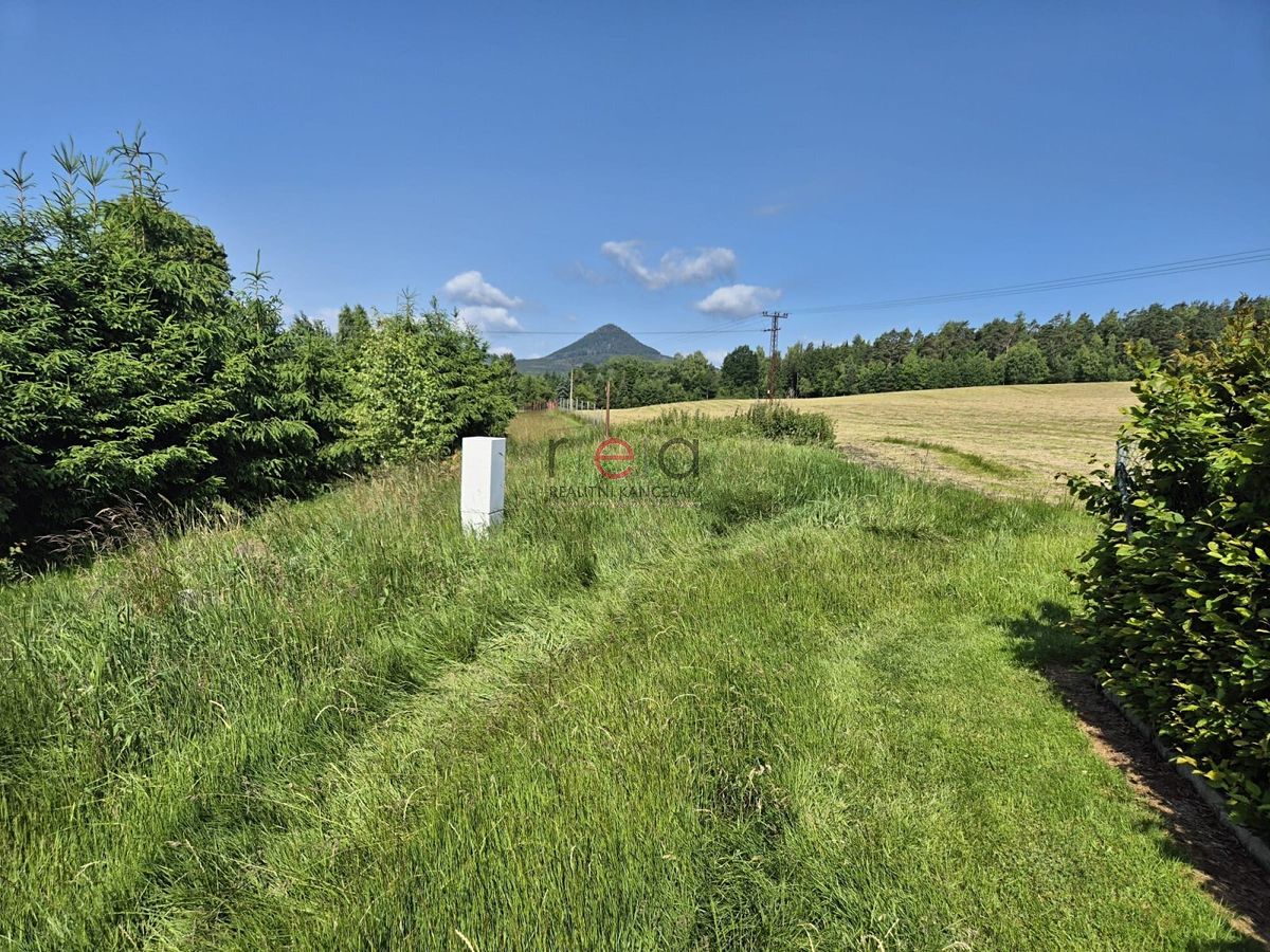 Prodej stavebního pozemku 1725 m² – fotografie 2