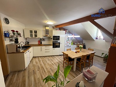 Prodej bytu 3+1 91 m² (Podkrovní)