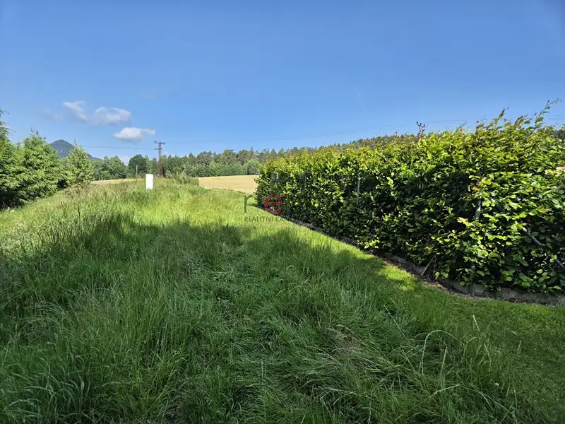 Prodej stavebního pozemku 1725 m², Cvikov – náhled fotky 1