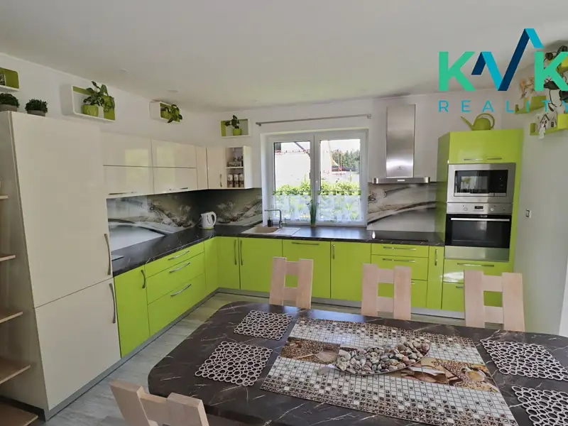 Prodej rodinného domu 200 m², pozemek 550 m², Pernink – náhled fotky 3