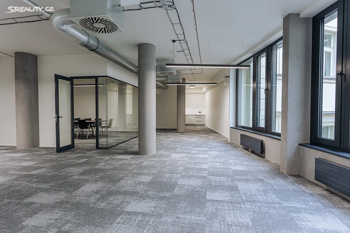 Pronájem kanceláře 327 m² – pohled 4