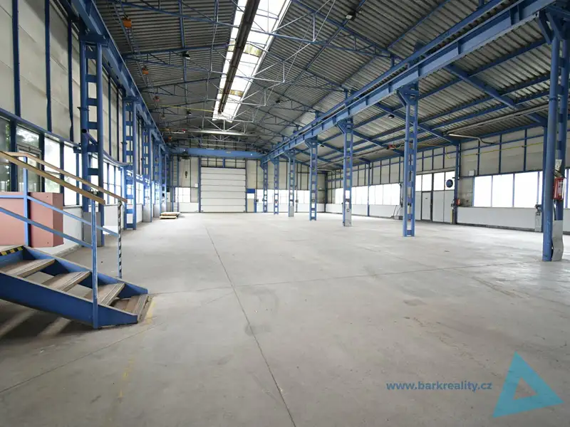 Pronájem skladového prostoru 648 m², Nová Paka – náhled fotky 1