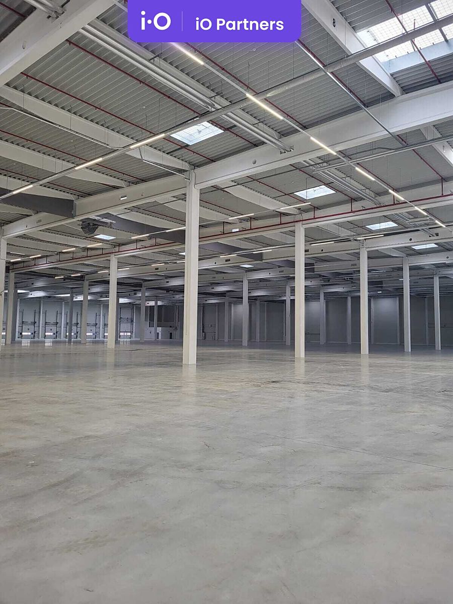 Pronájem skladového prostoru 2000 m²