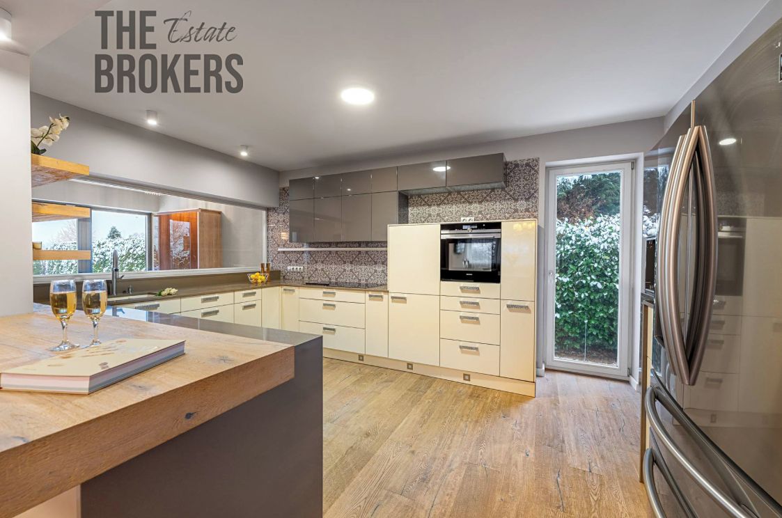 Prodej vily 300 m², pozemek 858 m² – fotografie 5