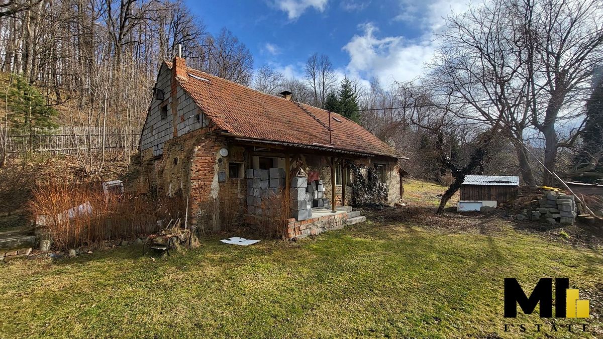 Prodej rodinného domu 284 m², pozemek 1760 m²